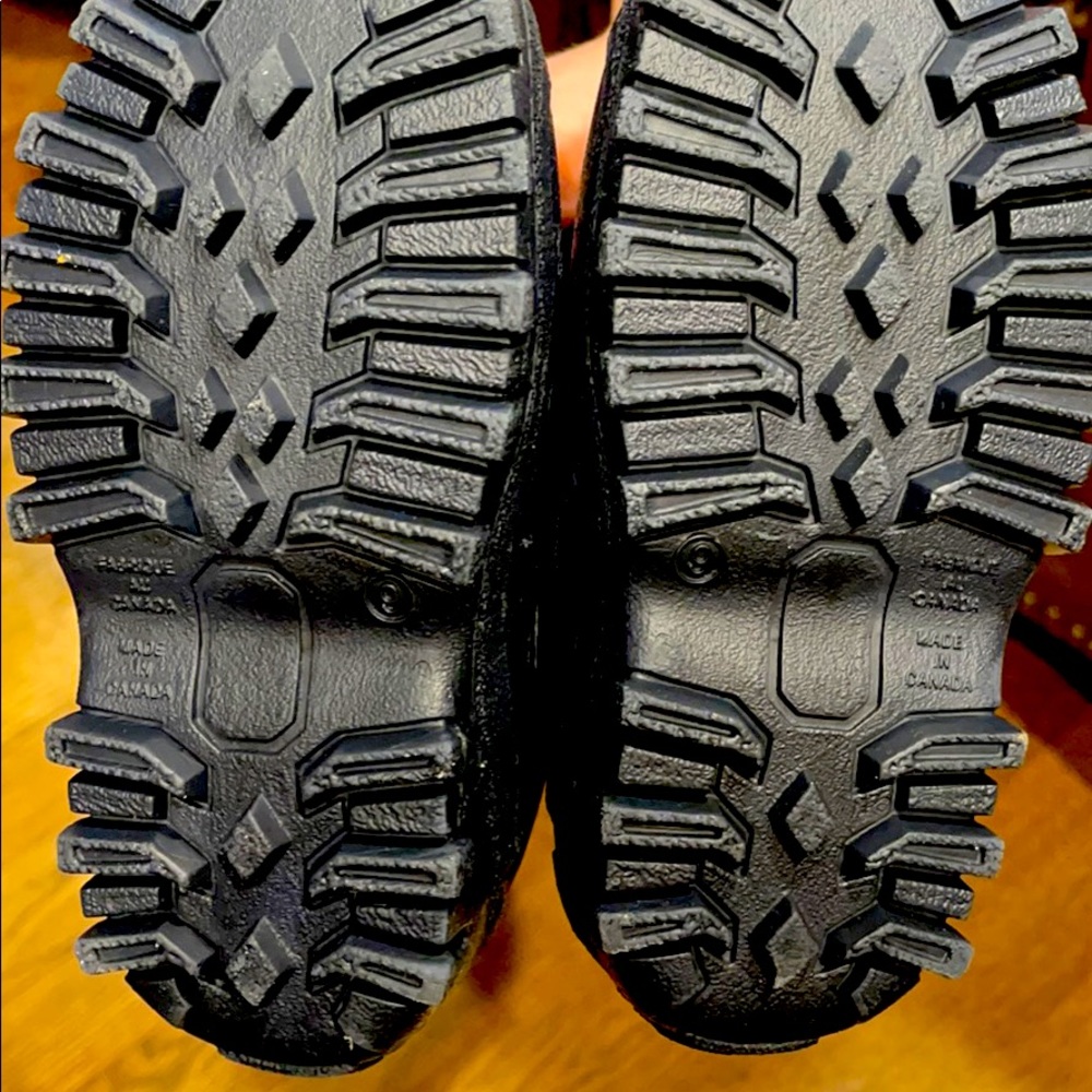 Tundra toddler snow boots size 9 never worn